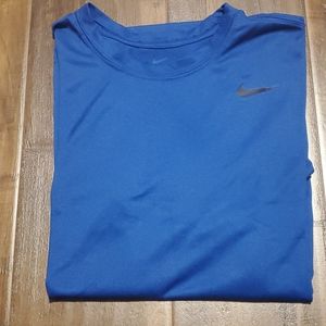 Men's medium Nike dri fit performance tshirt